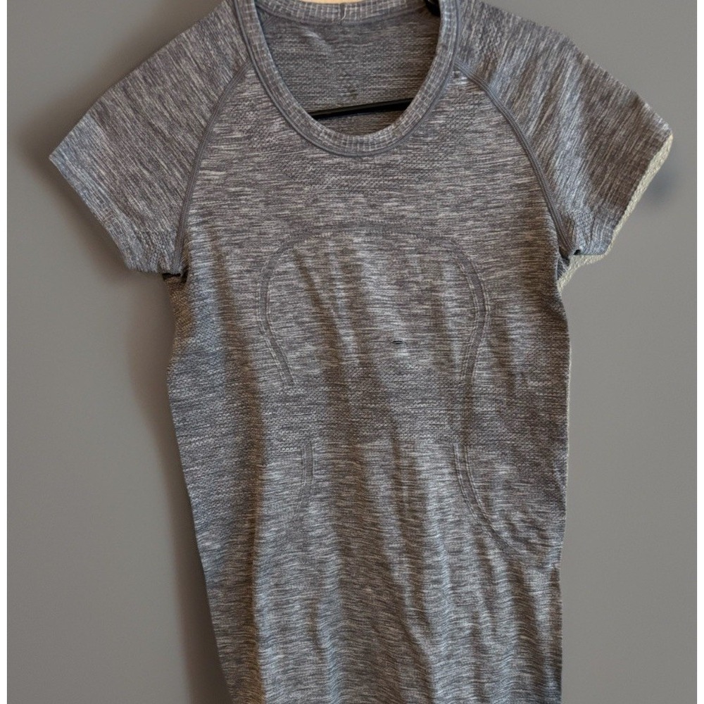 Lululemon Woman's Grey Swifty Tech Tshirt Top -8